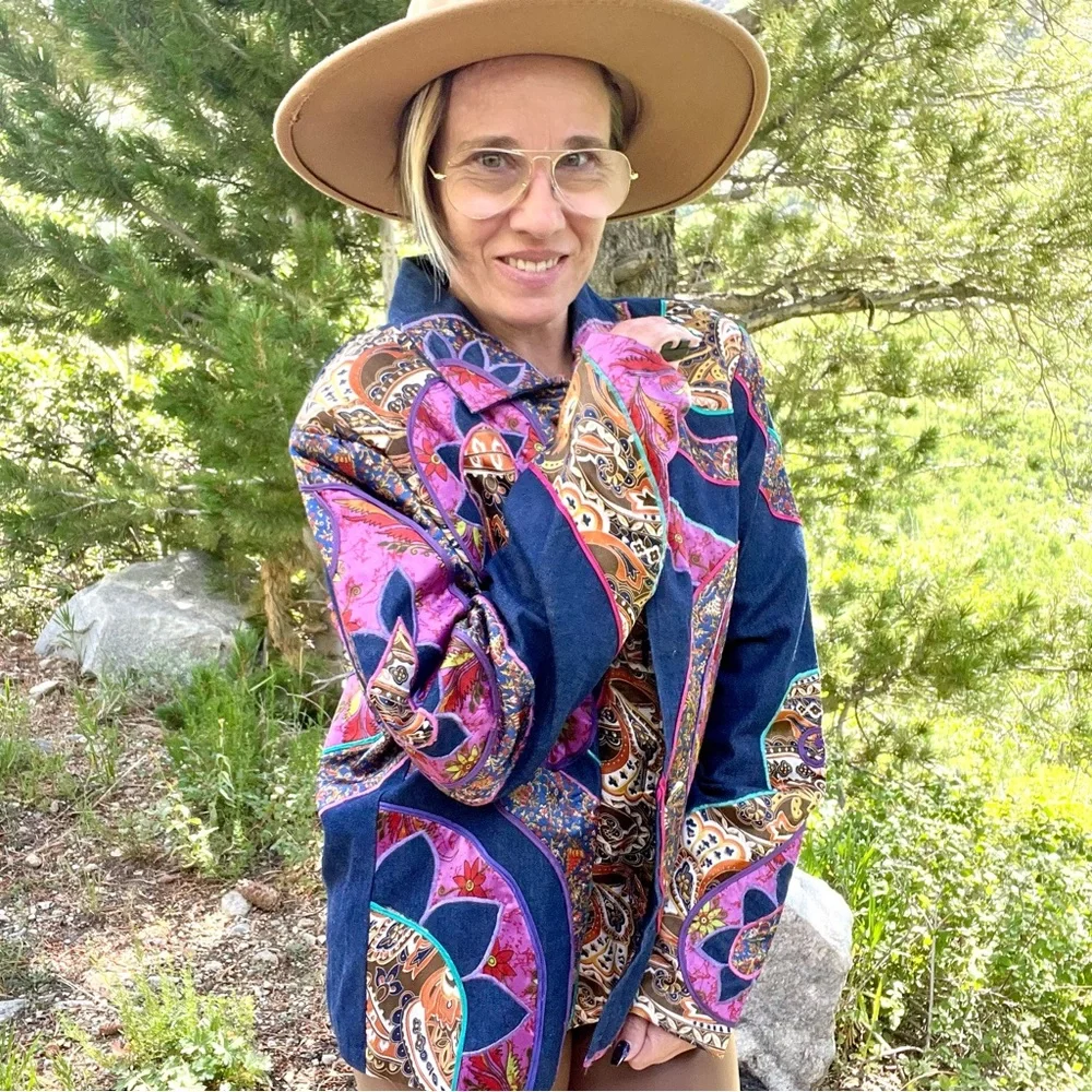 Vintage Coldwater Creek Denim Blazer With Silk Paisley Floral appliqué Large - Picture 5 of 8